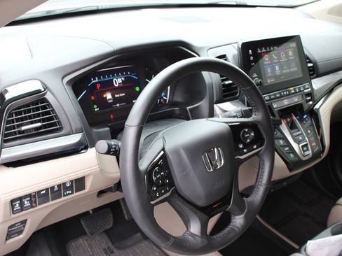 Used 2024 Honda Odyssey Elite image 10