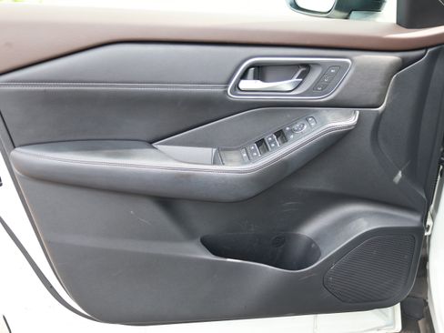 Used 2021 Nissan Rogue Platinum AWD/4WD image 21