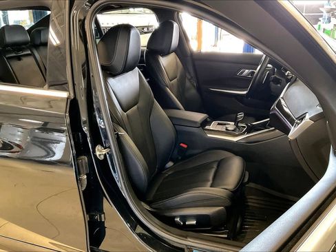 Certified 2022 BMW 330i Sedan w/ Premium Package image 8