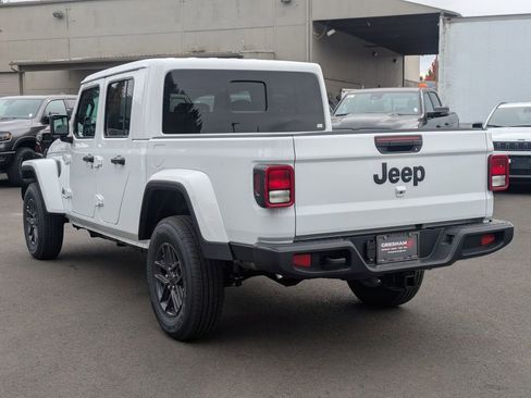 New 2025 Jeep Gladiator Sport image 5