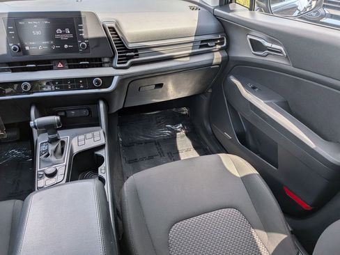 Used 2025 Kia Sportage LX FWD image 20