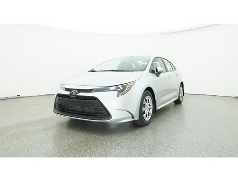 Used 2025 Toyota Corolla LE FWD image 37