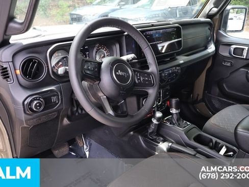 Used 2026 Jeep Gladiator Mojave AWD/4WD image 9