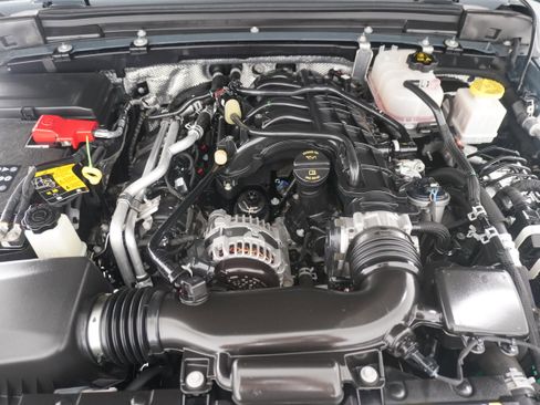 Used 2024 Jeep Gladiator Sport AWD/4WD image 30