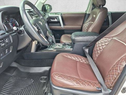 Used 2018 Toyota 4Runner SR5 AWD/4WD image 16