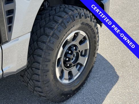 Used 2023 Ford F350 Lariat w/ Lariat Ultimate Package AWD/4WD image 12