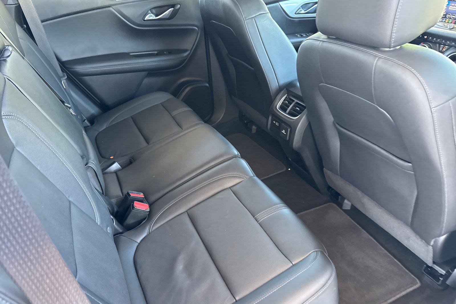 Used 2021 Chevrolet Blazer LT w/ Sound & Technology Package FWD image 24