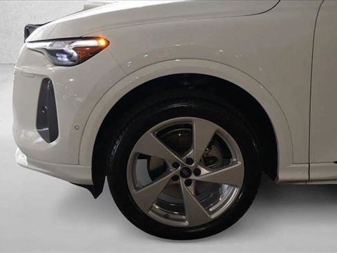 Used 2025 Audi Q5 Premium w/ Premium Plus AWD/4WD image 26