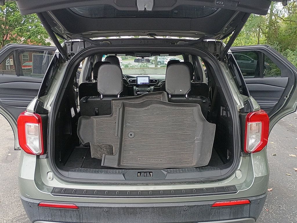 Used 2020 Ford Explorer XLT w/ Equipment Group 202A AWD/4WD image 15