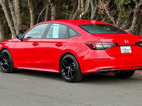 Used 2025 Honda Civic Sport image 6