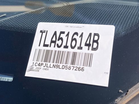 Used 2020 Jeep Cherokee Latitude Plus FWD image 5