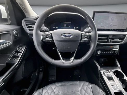 Used 2023 Ford Escape Platinum w/ Premium Technology Package AWD/4WD image 8