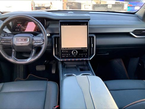 Used 2024 GMC Acadia AT4 w/ Luxury Package image 15