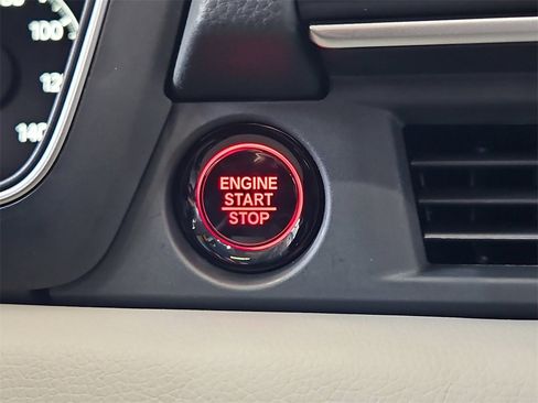 New 2025 Honda Pilot Touring image 16