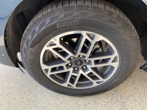 Used 2025 Ford Expedition Active image 14