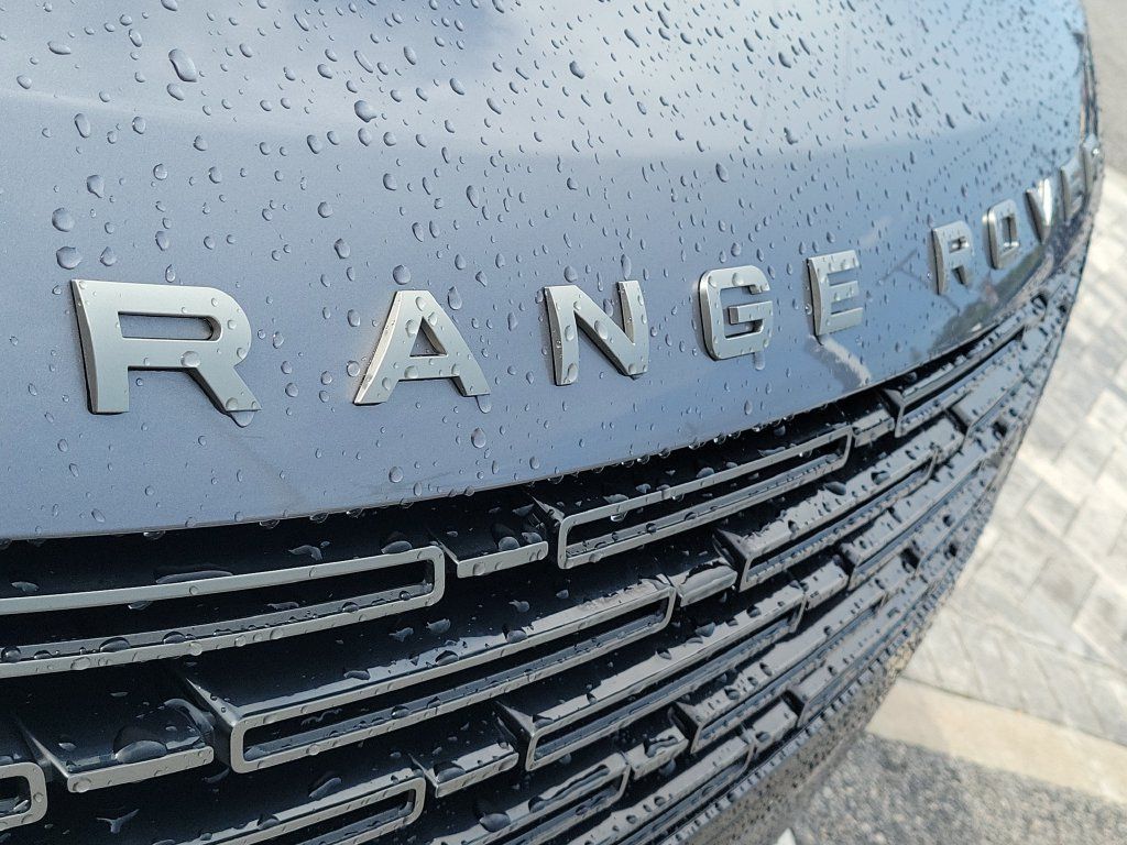 Certified 2023 Land Rover Range Rover SE AWD/4WD image 9