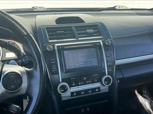 Used 2012 Toyota Camry SE image 7