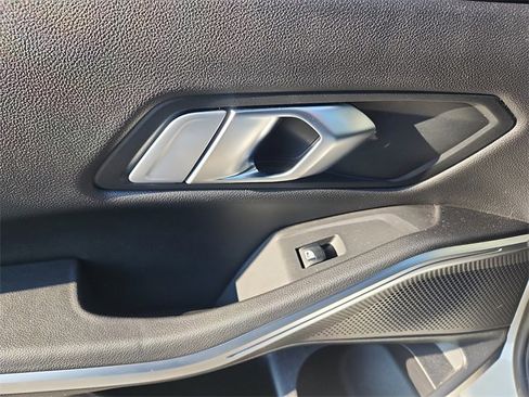 Used 2023 BMW 330i xDrive Sedan w/ Premium Package image 27