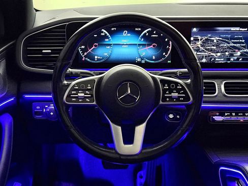 Used 2020 Mercedes-Benz GLE 350 4MATIC w/ Premium Package image 32