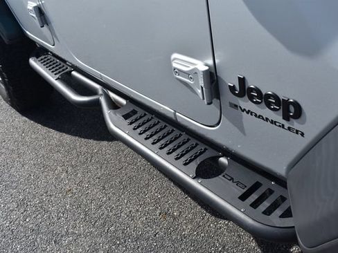 Used 2024 Jeep Wrangler Unlimited Sport AWD/4WD image 13