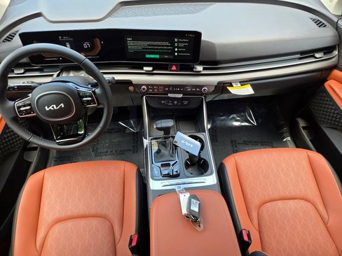 New 2026 Kia Carnival EX FWD image 21