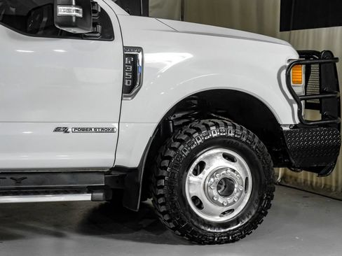 Used 2022 Ford F350 Lariat w/ Lariat Value Package AWD/4WD image 7