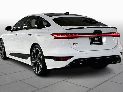 Used 2025 Audi S6 e-tron Prestige w/ 21" Black Optic Package image 11