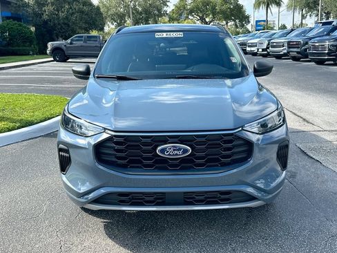 Used 2023 Ford Escape ST-Line w/ Tech Pack #1 AWD/4WD image 2
