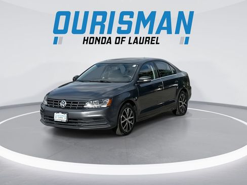 Used 2018 Volkswagen Jetta SE FWD image 4