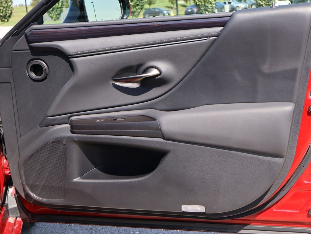 Used 2019 Lexus ES 350 w/ Premium Package FWD image 12