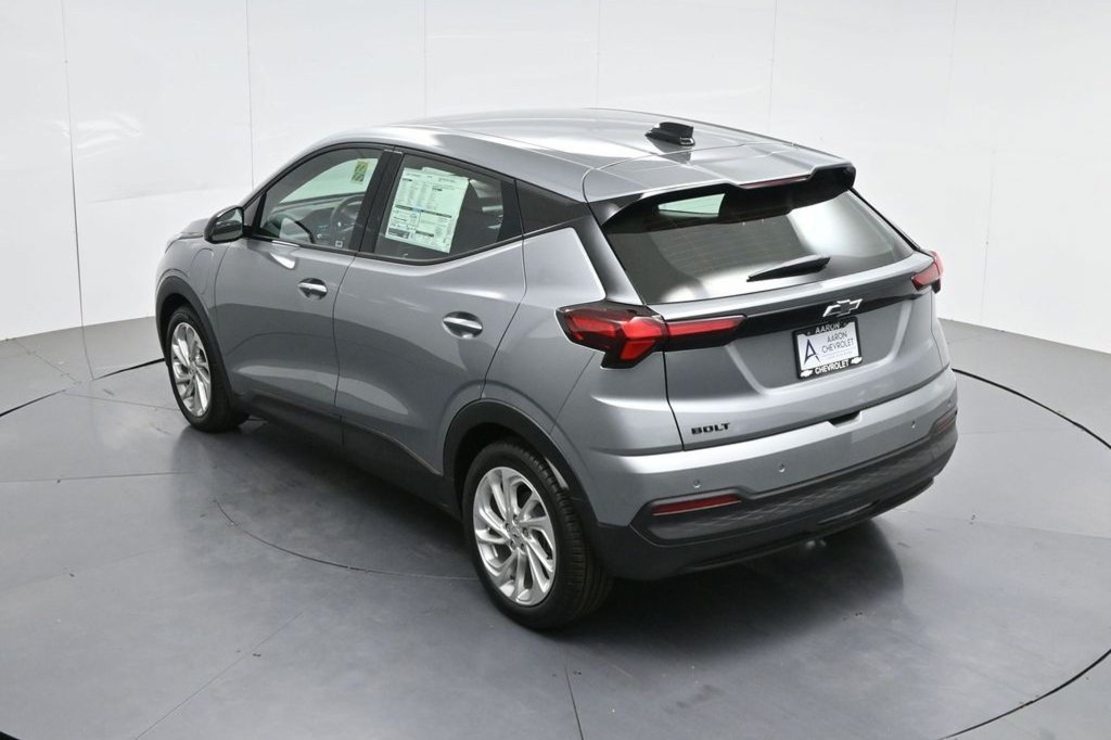 Used 2027 Chevrolet Bolt LT w/ Comfort Package FWD image 59