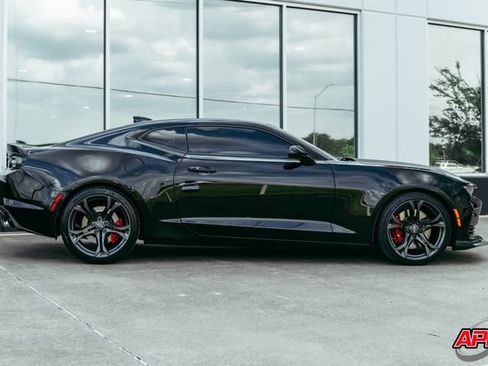 Used 2022 Chevrolet Camaro SS RWD image 13