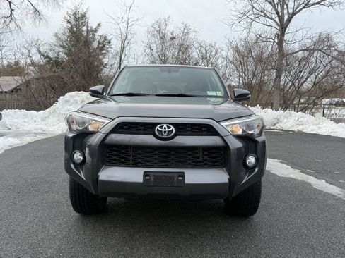 Used 2016 Toyota 4Runner SR5 Premium image 4