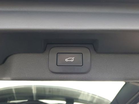 Used 2023 Land Rover Discovery HSE R-Dynamic image 10