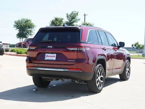 Certified 2025 Jeep Grand Cherokee Limited RWD image 9