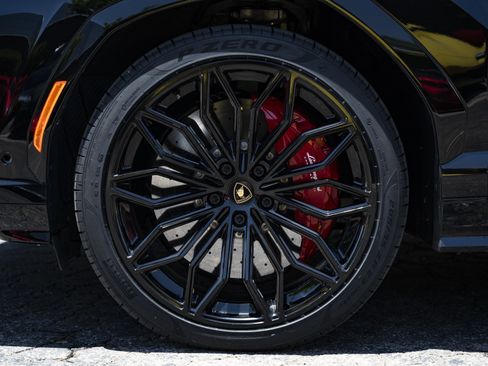 Used 2025 Lamborghini Urus SE AWD/4WD image 18