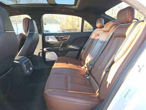 Used 2019 Lincoln Continental Reserve image 22