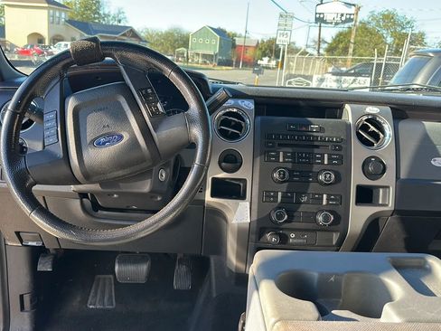Used 2011 Ford F150 XLT w/ XLT Chrome Pkg image 12