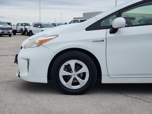 Used 2015 Toyota Prius Two FWD image 9