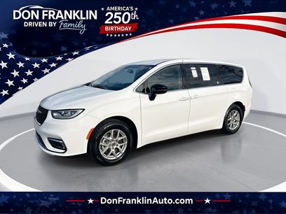Used 2024 Chrysler Pacifica Touring-L