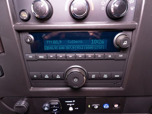 Used 2024 Chevrolet Express 2500 w/ Driver Convenience Package RWD image 17