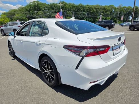 Used 2024 Toyota Camry SE w/ Cold Weather Package FWD image 5