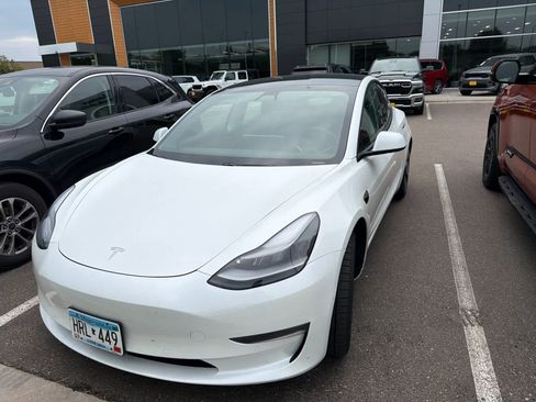 Used 2021 Tesla Model 3 Standard Range Plus RWD image 2
