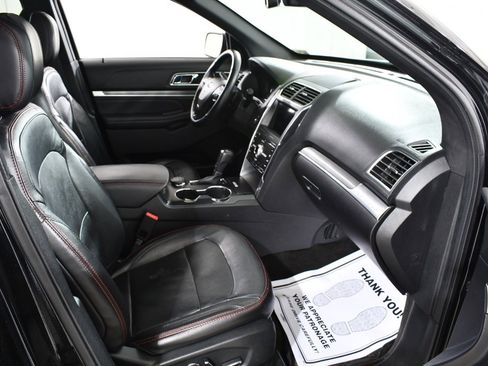 Used 2018 Ford Explorer Sport w/ Equipment Group 401A image 10