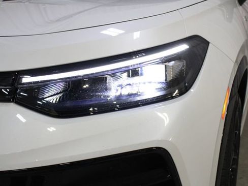 New 2026 Volkswagen Tiguan SE R-Line image 34