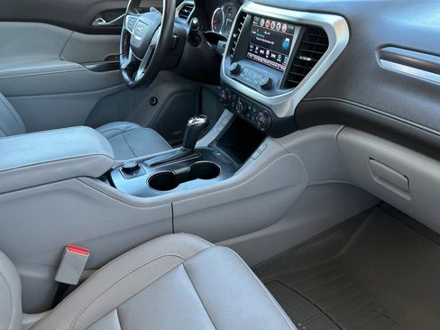Used 2018 GMC Acadia SLT w/ LPO, Cargo Package FWD image 18