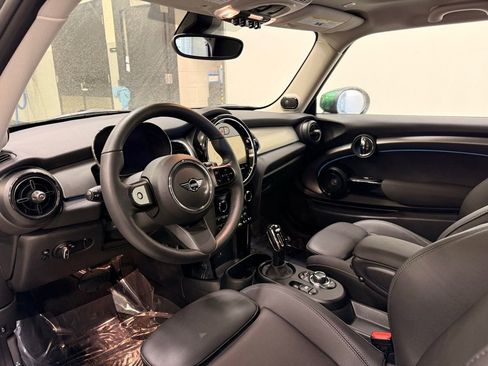 Certified 2024 MINI Cooper SE image 11