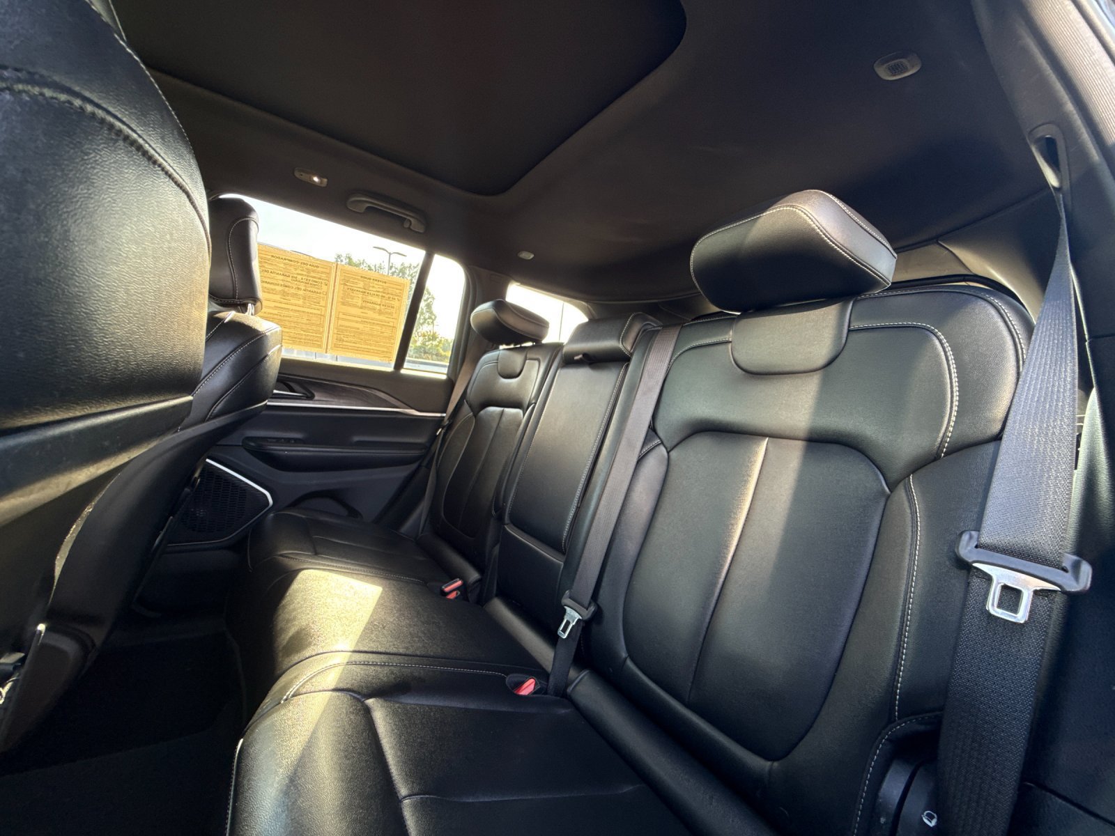 Used 2024 Jeep Grand Cherokee Limited 4xe AWD/4WD image 11