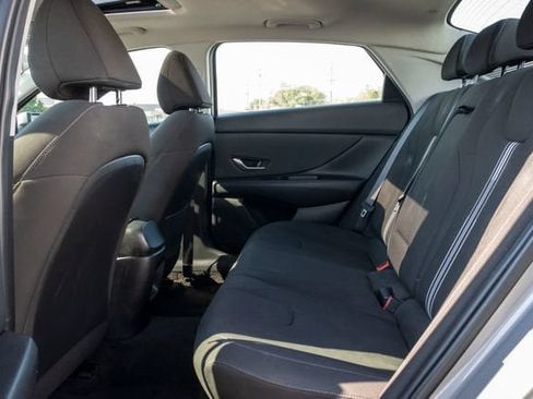 Used 2025 Hyundai Elantra SEL FWD image 8