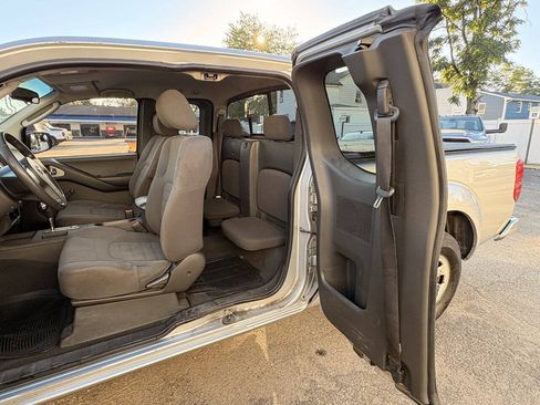 Used 2007 Nissan Frontier XE w/ Preferred Pkg RWD image 24